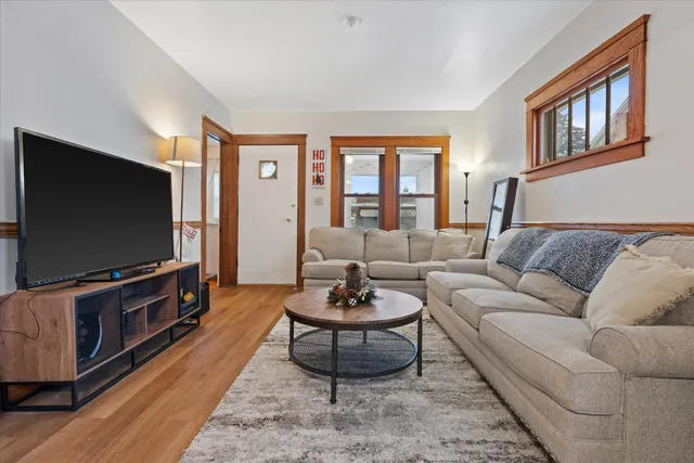 $189,997 | 1606 Grove Avenue, Racine, WI 53405