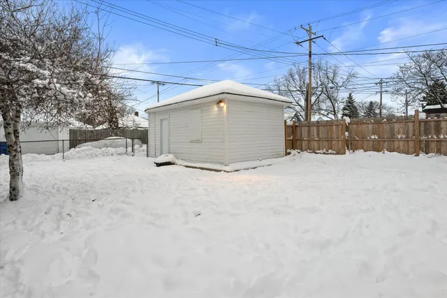 $189,997 | 1606 Grove Avenue, Racine, WI 53405