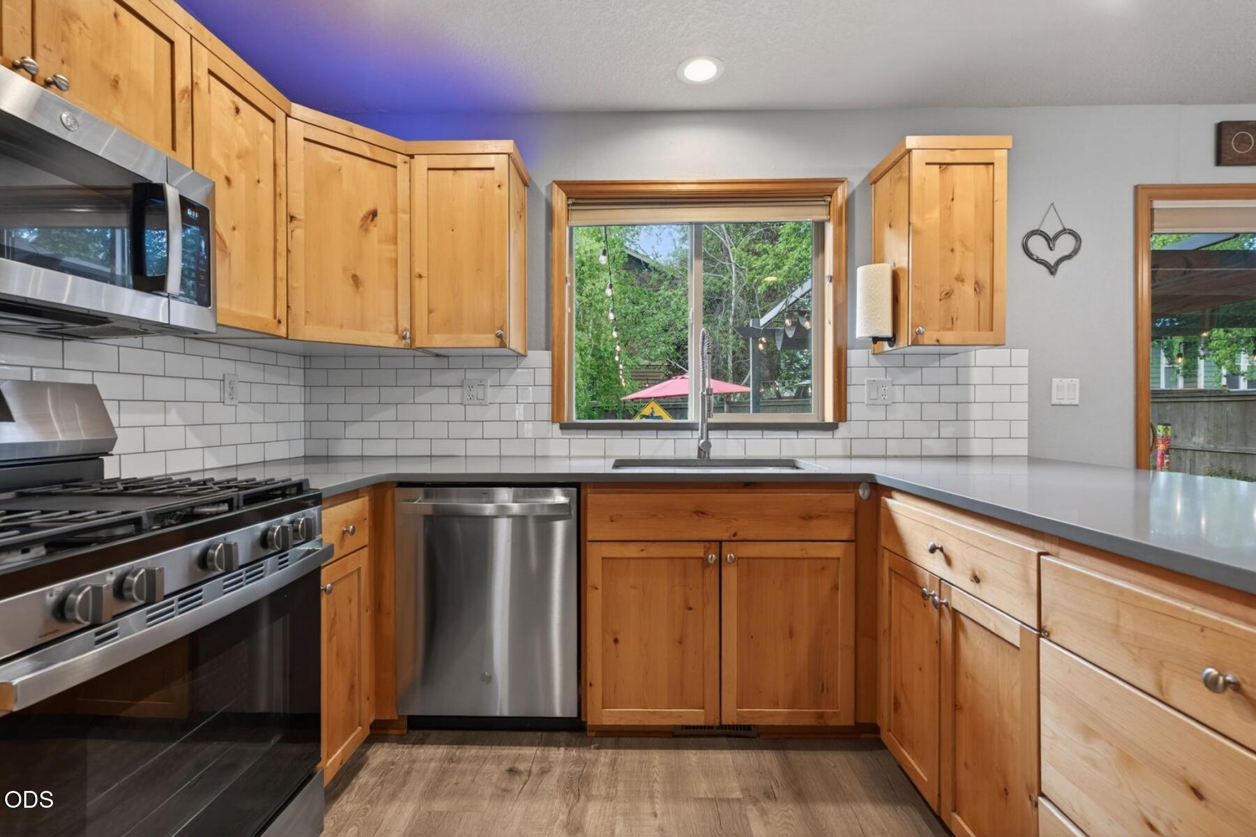 20696 Barton Crossing Way Bend, OR 97701 - Photo 15 of 44