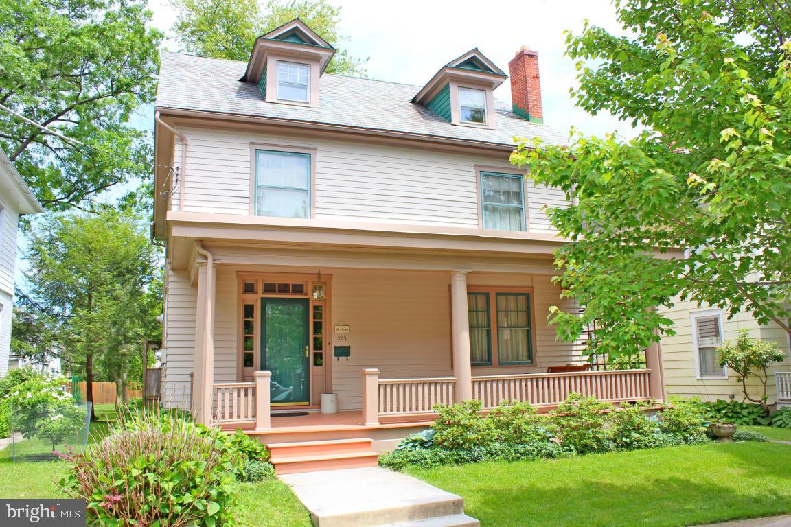 305 South Spruce Street Lititz, PA 17543 - Photo 1 of 38