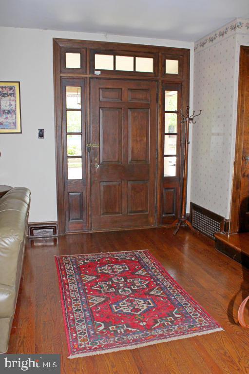 305 South Spruce Street Lititz, PA 17543 - Photo 2 of 38
