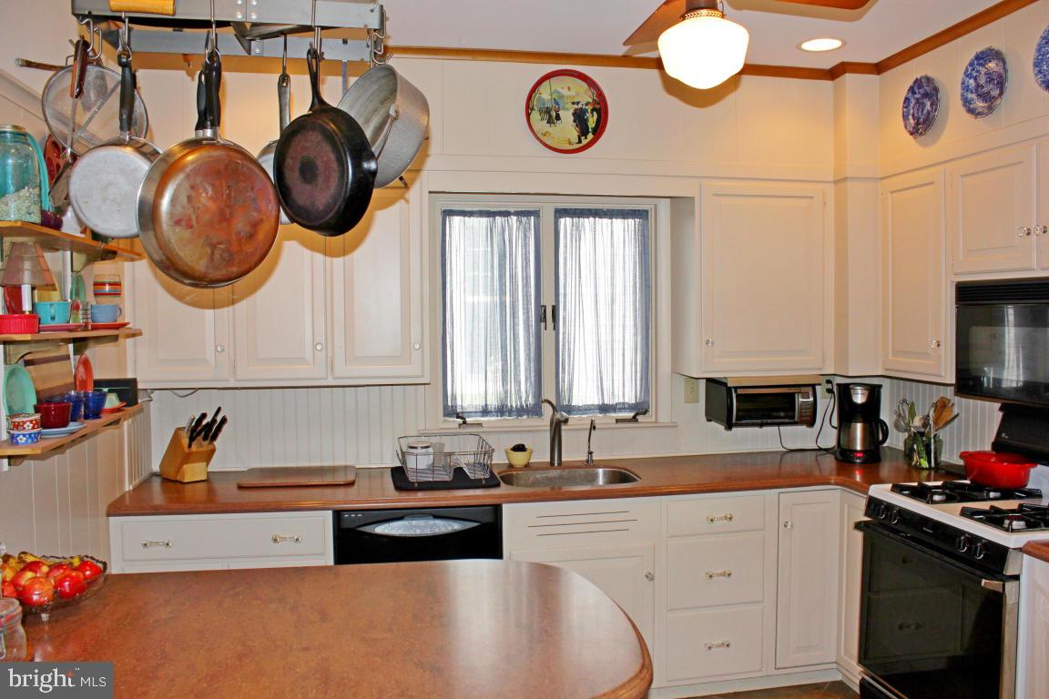 305 South Spruce Street Lititz, PA 17543 - Photo 8 of 38