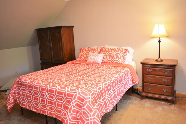 $1,500 | 548 Highway 10, Unit B, Grantham, NH 03753