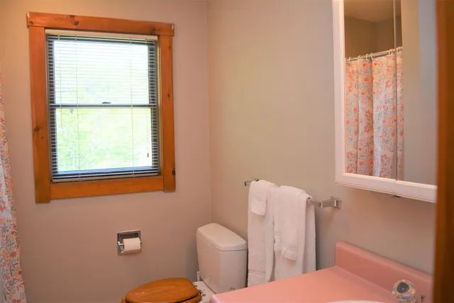 $1,500 | 548 Highway 10, Unit B, Grantham, NH 03753