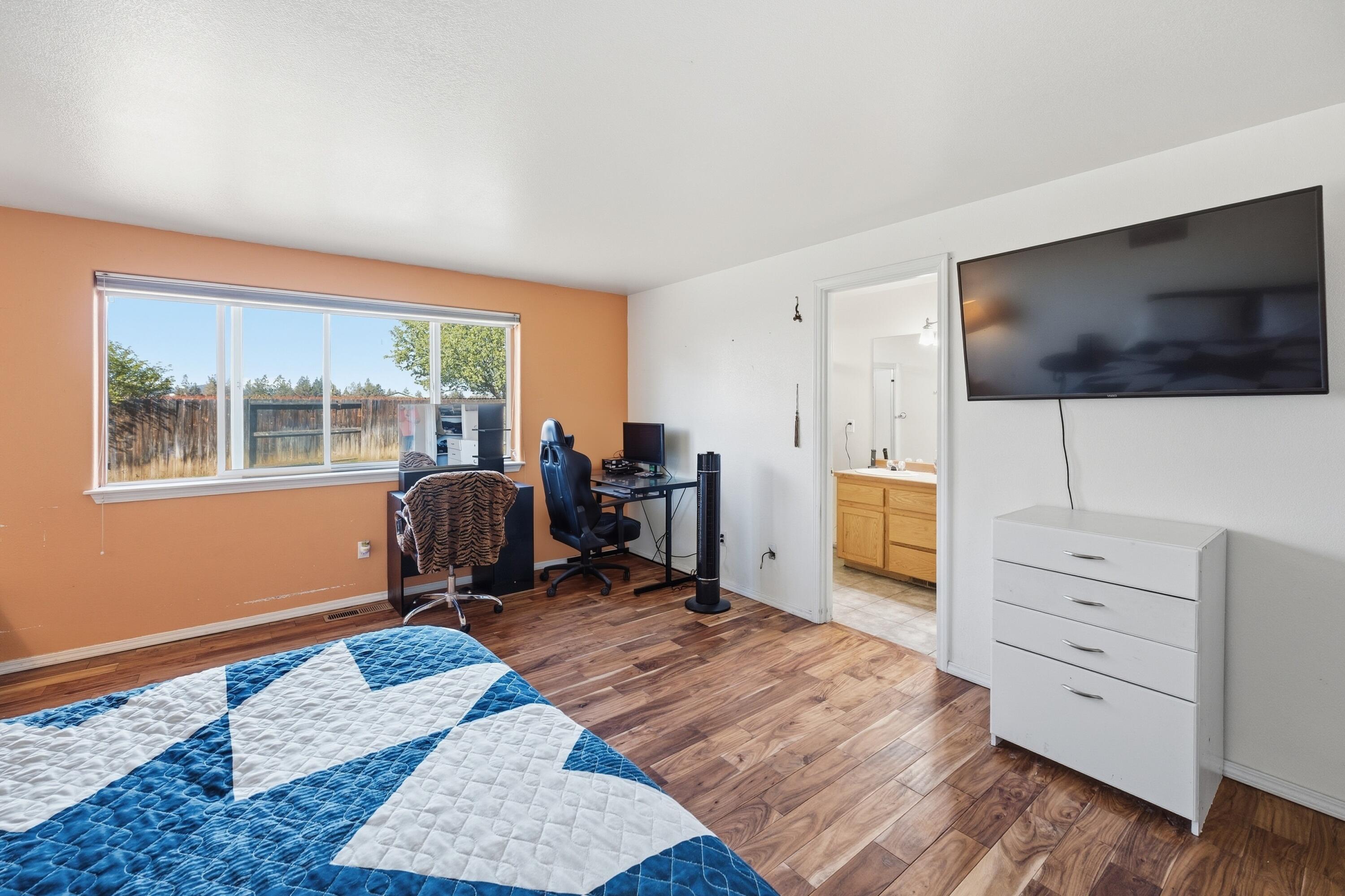 2113 Northwest 22nd Street Redmond, OR 97756 - Photo 13 of 40 TPark_8808_041726