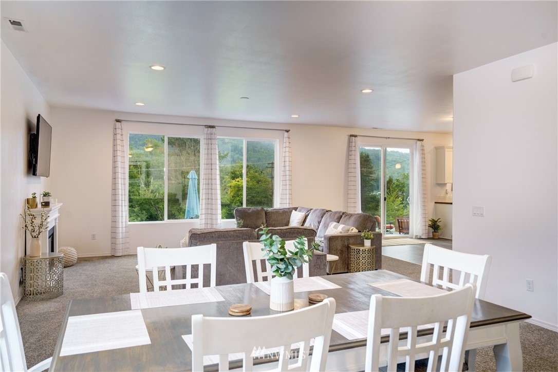 24300 Lee Road Mount Vernon, WA 98274 - Photo 11 of 39 Gallery Image 11