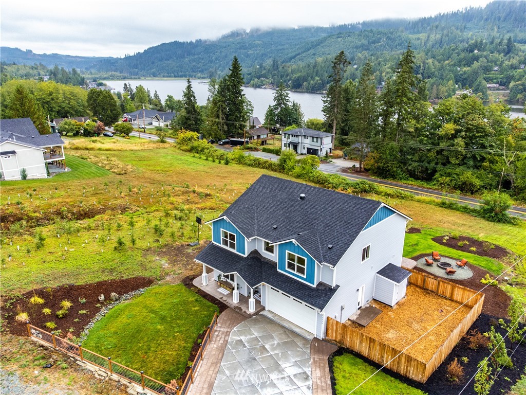 24300 Lee Road Mount Vernon, WA 98274 - Photo 4 of 39 Gallery Image 4