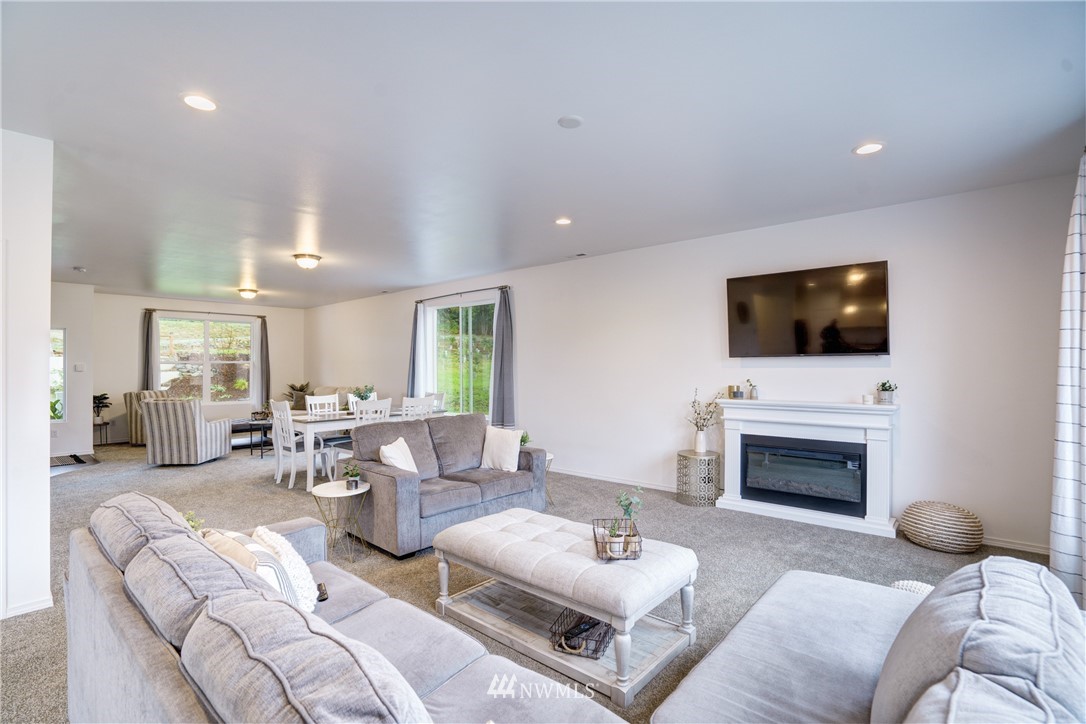 24300 Lee Road Mount Vernon, WA 98274 - Photo 8 of 39 Gallery Image 8