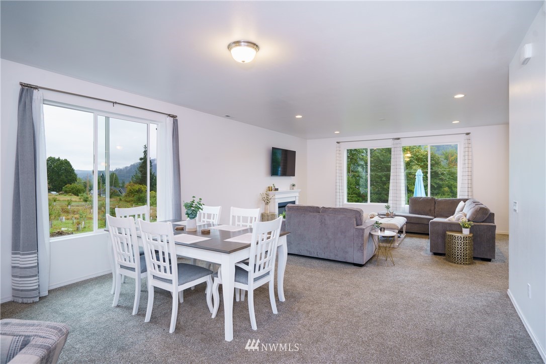 24300 Lee Road Mount Vernon, WA 98274 - Photo 9 of 39 Gallery Image 9