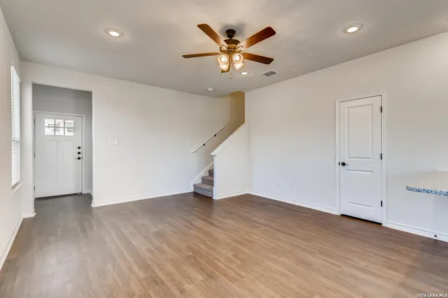 $1,350 | 10334 Lynwood Branch, San Antonio, TX 78245