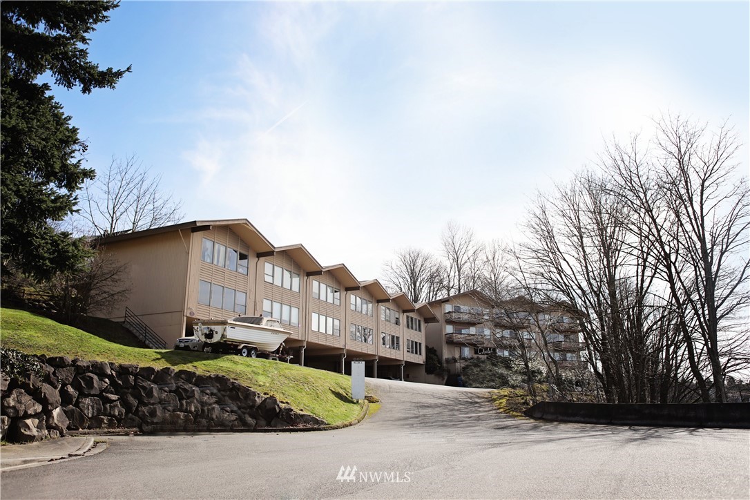 606 Mill Avenue South Renton, WA 98057 - Photo 1 of 9 Gallery Image 1