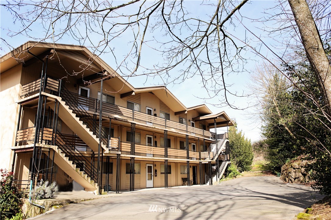 606 Mill Avenue South Renton, WA 98057 - Photo 2 of 9 Gallery Image 2