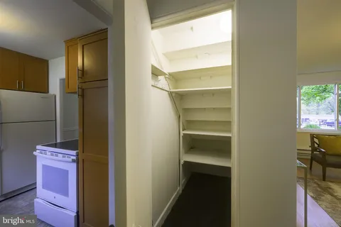 $275,000 | 2 C Gardenway, Greenbelt, MD 20770