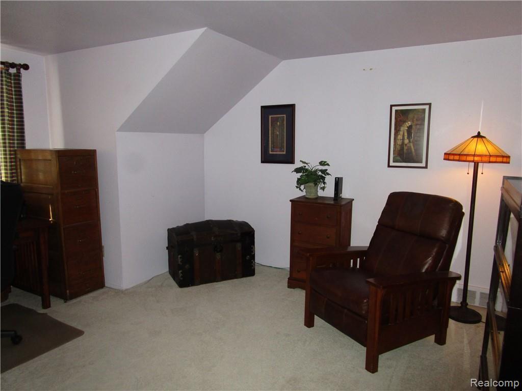 16000 Riverside Drive Livonia, MI 48154 - Photo 19 of 35 IMG_8253.JPG