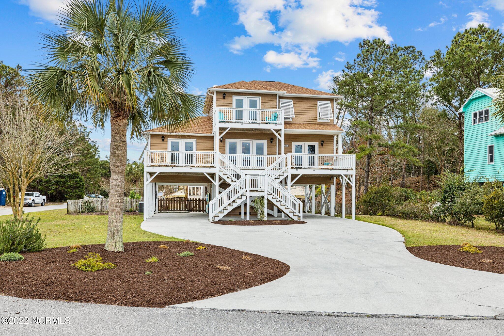321 Cape Lookout Loop Emerald Isle, NC 28594 - Photo 2 of 80 2-web-or-mls-_S3A0525