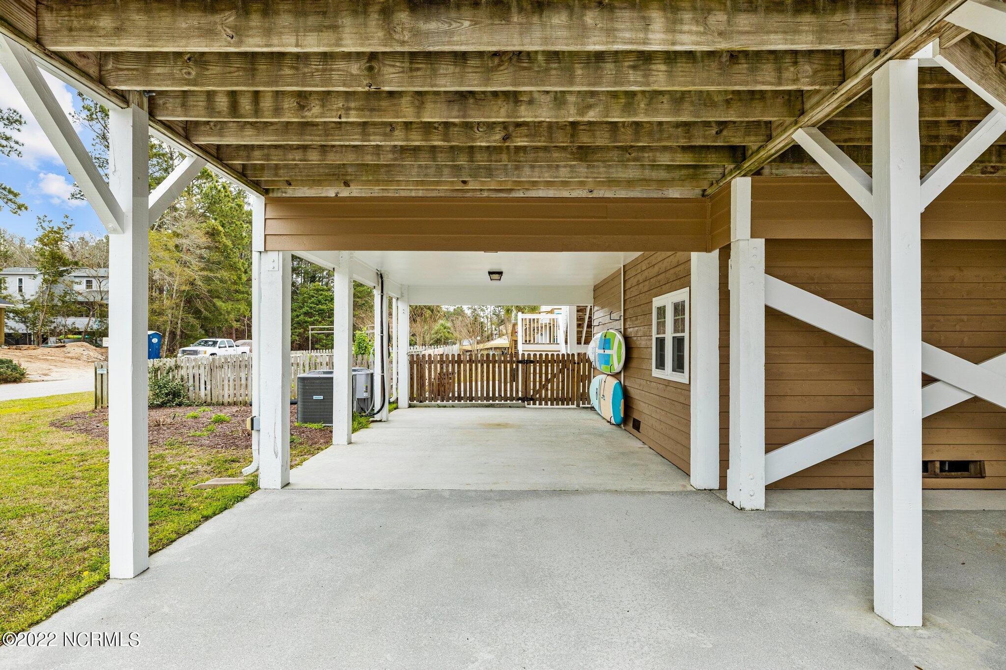 321 Cape Lookout Loop Emerald Isle, NC 28594 - Photo 4 of 80 9-web-or-mls-_S3A0532