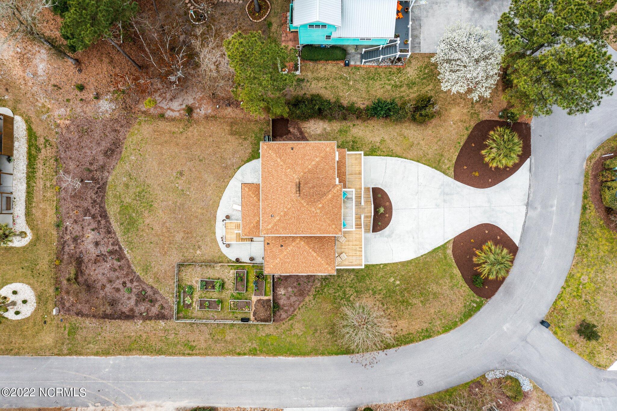 321 Cape Lookout Loop Emerald Isle, NC 28594 - Photo 9 of 80 14-web-or-mls-DJI_0678