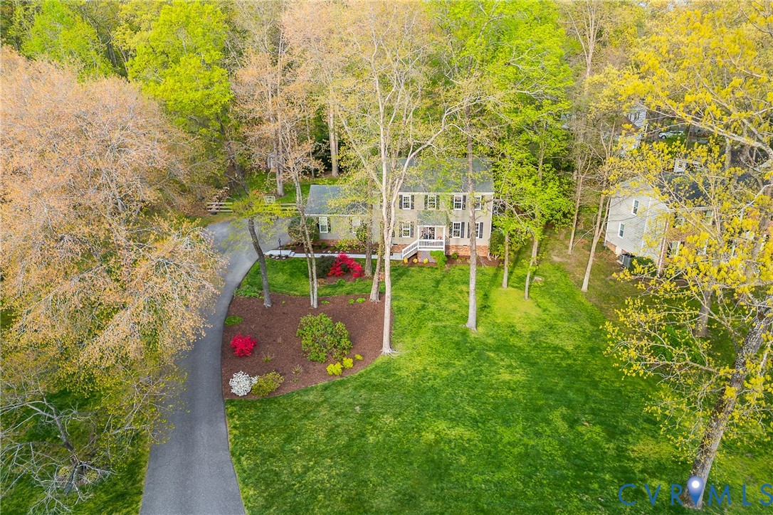 1013 Castle Hollow Road Midlothian, VA 23114 - Photo 36 of 45 View of green lawn