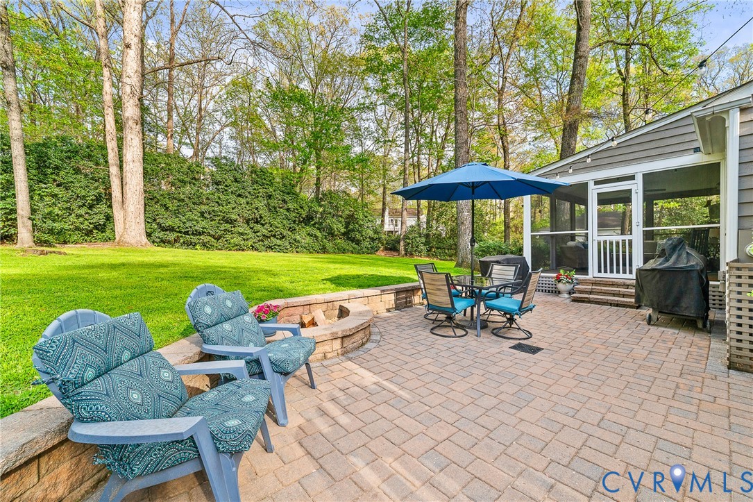 1013 Castle Hollow Road Midlothian, VA 23114 - Photo 4 of 45 View of patio / terrace featuring a screened porch