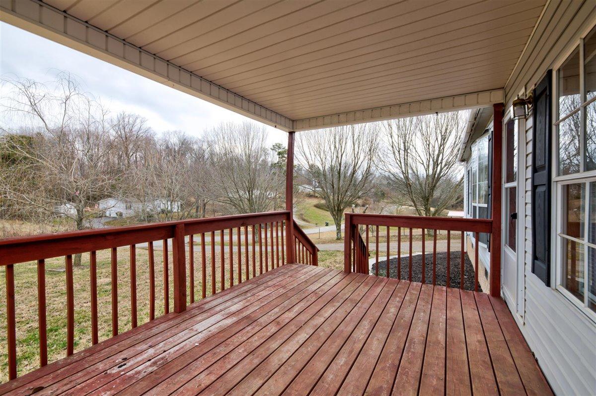 116 Windsong Road Sweetwater, TN 37874 - Photo 4 of 29 04-116-Windsong-Rd-Sweetwater-TN-4