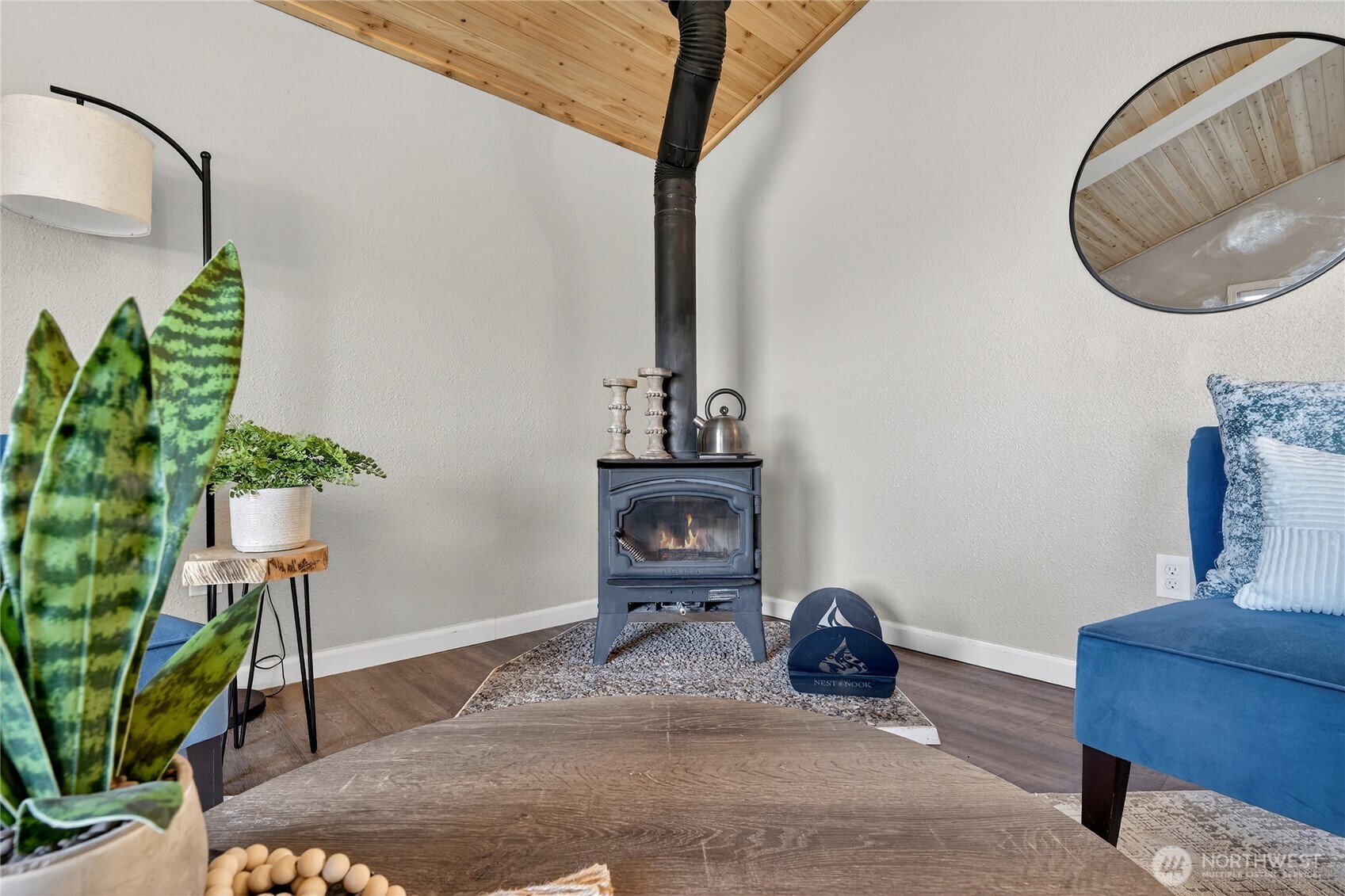 2422 McGregor Road Southeast Port Orchard, WA 98366 - Photo 14 of 32 a view of entryway with livingroom