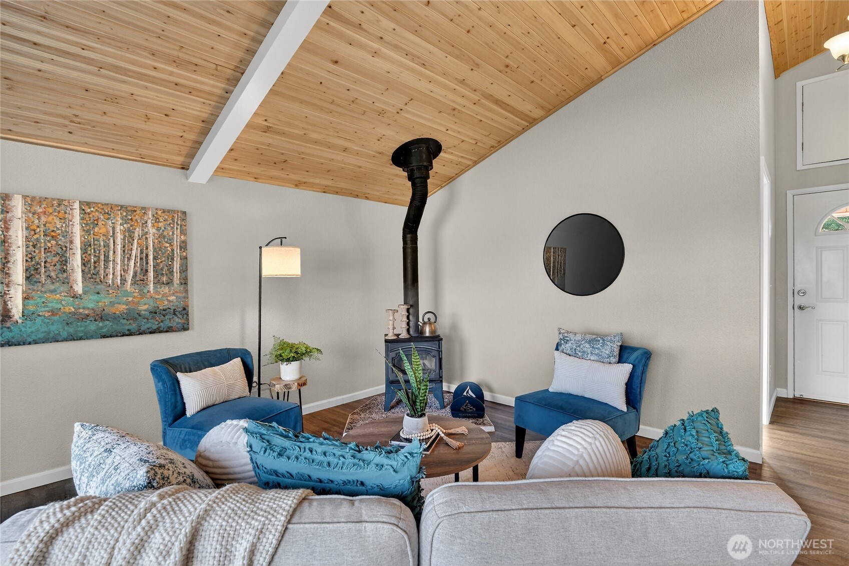 2422 McGregor Road Southeast Port Orchard, WA 98366 - Photo 17 of 32 a living room with furniture