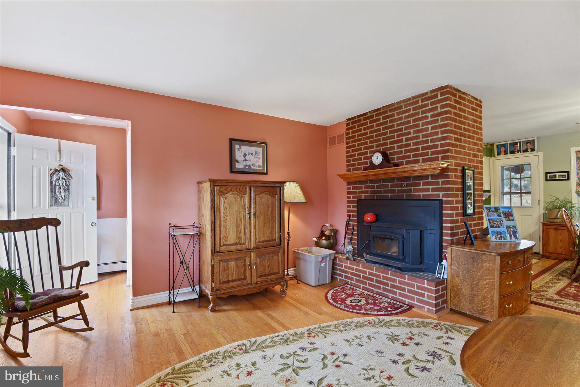 130 Hahn Road Westminster, MD 21157 - Photo 4 of 40 Gallery Image 4