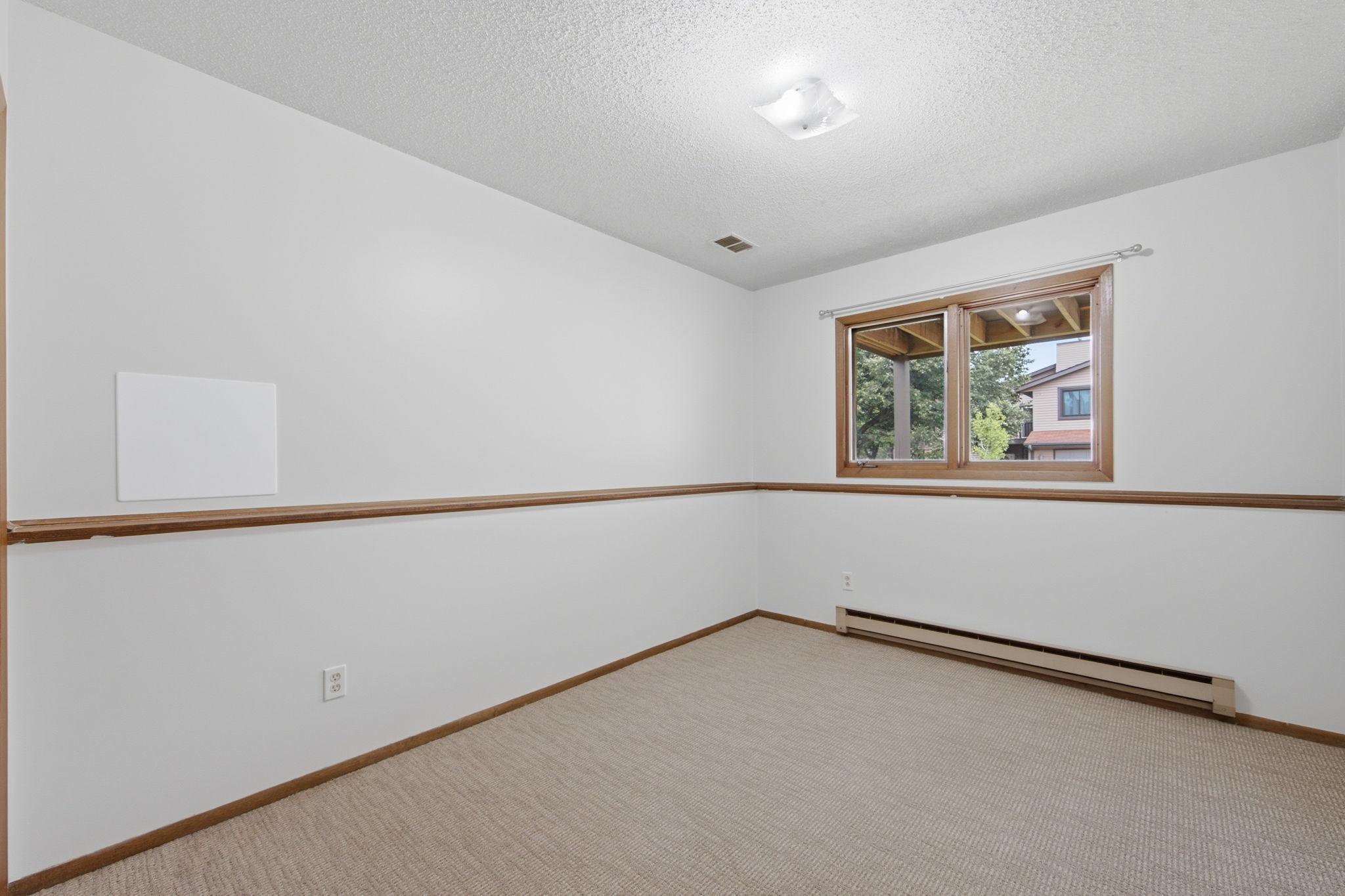 14700 Embry Path Apple Valley, MN 55124 - Photo 20 of 33