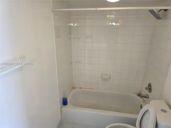 $2,400 | 1176 Northwest 124 Place, Unit 108, Miami, FL 33182