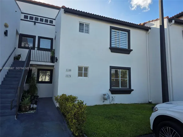 $2,400 | 1176 Northwest 124 Place, Unit 108, Miami, FL 33182