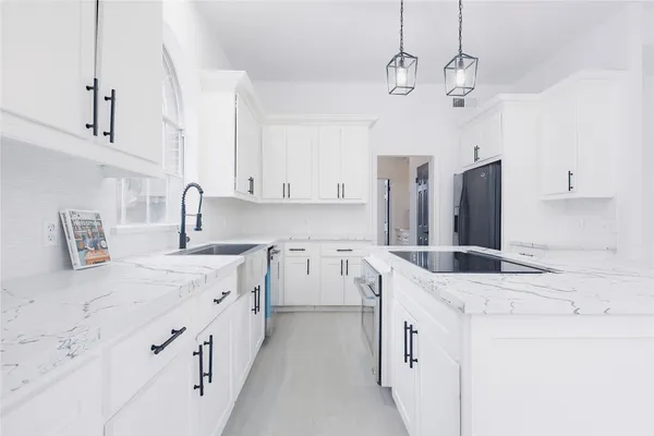 $440,000 | 17527 Sandy Cliffs Drive, Houston, TX 77090