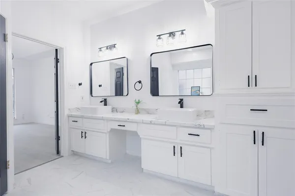 $440,000 | 17527 Sandy Cliffs Drive, Houston, TX 77090