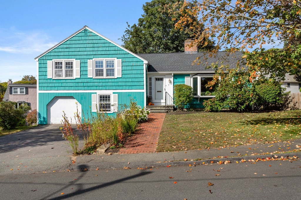 7 Hawthorn Road Marblehead, MA 01945 - Photo 1 of 24 a front view of a house with garden
