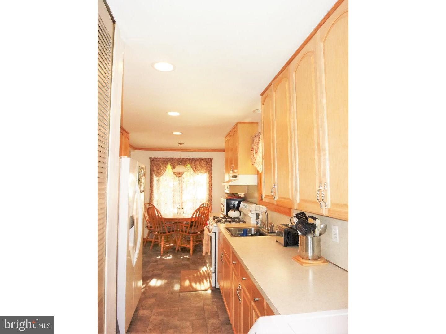 419 Flanders Road Burlington, NJ 08016 - Photo 6 of 15 Gallery Image 6