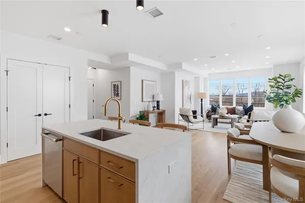 $2,299,000 | 156 Palisade Street, Unit C, Dobbs Ferry, NY 10522