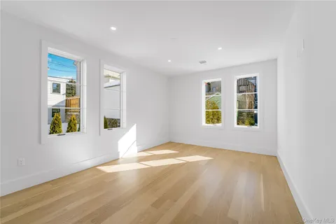 $2,299,000 | 156 Palisade Street, Unit C, Dobbs Ferry, NY 10522