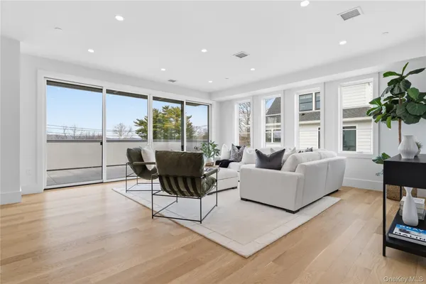 $2,299,000 | 156 Palisade Street, Unit C, Dobbs Ferry, NY 10522