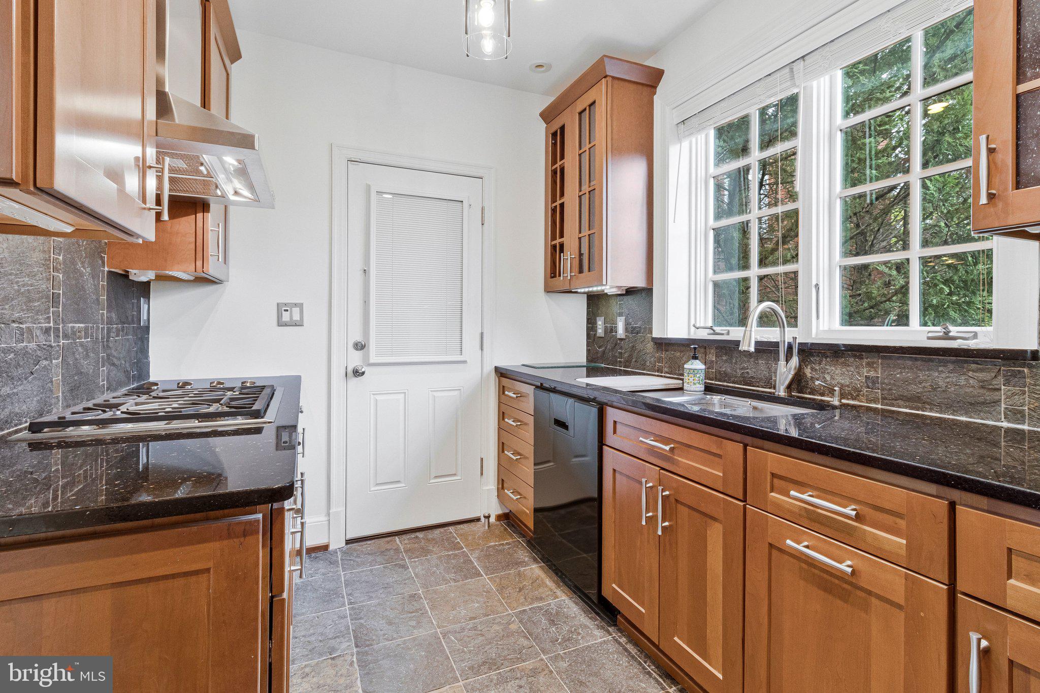 1124 Kalmia Road Northwest Washington, DC 20012 - Photo 13 of 57 Gallery Image 13
