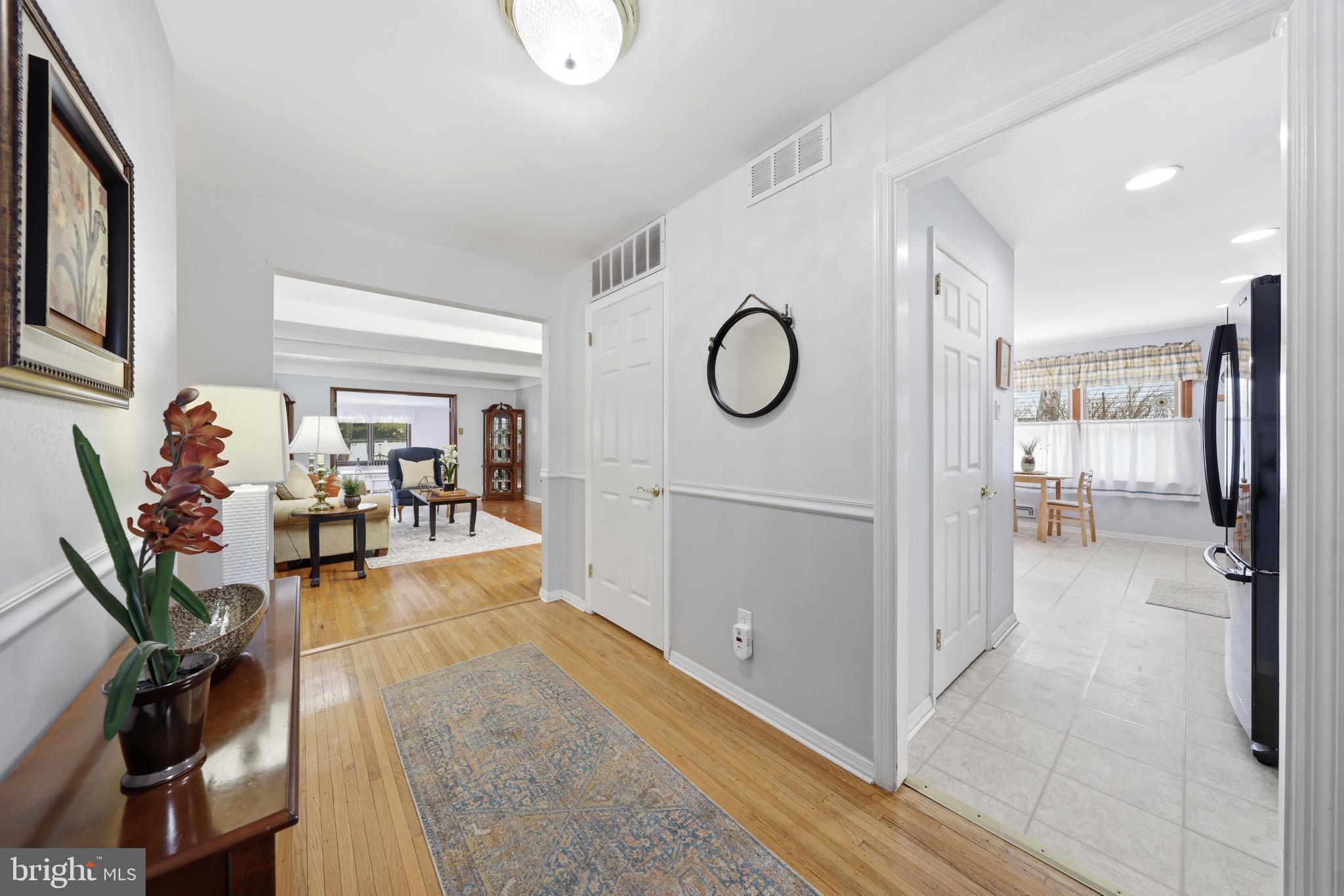 116 Pine Valley Road Cherry Hill, NJ 08034 - Photo 6 of 33 Foyer