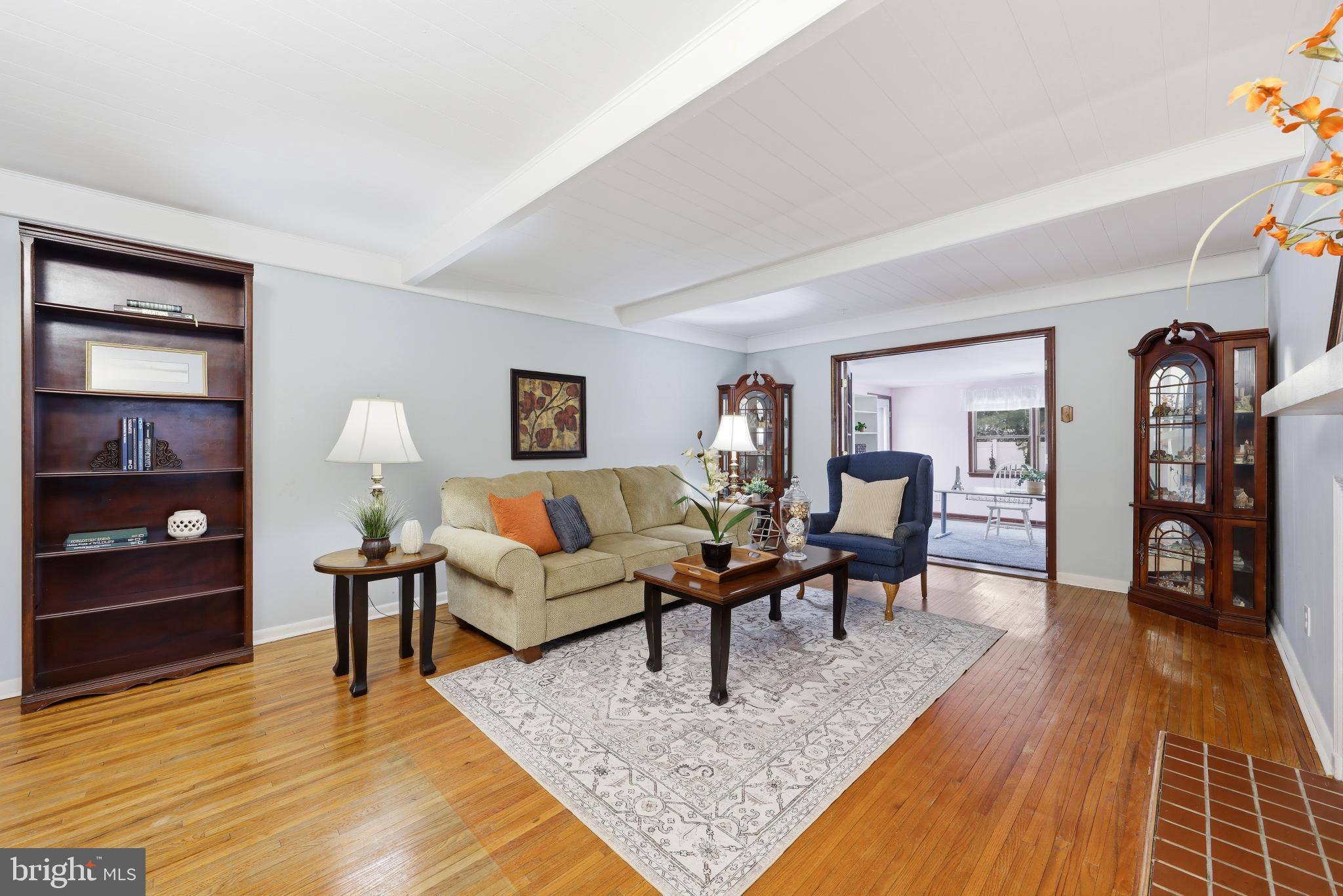116 Pine Valley Road Cherry Hill, NJ 08034 - Photo 7 of 33 Living Room