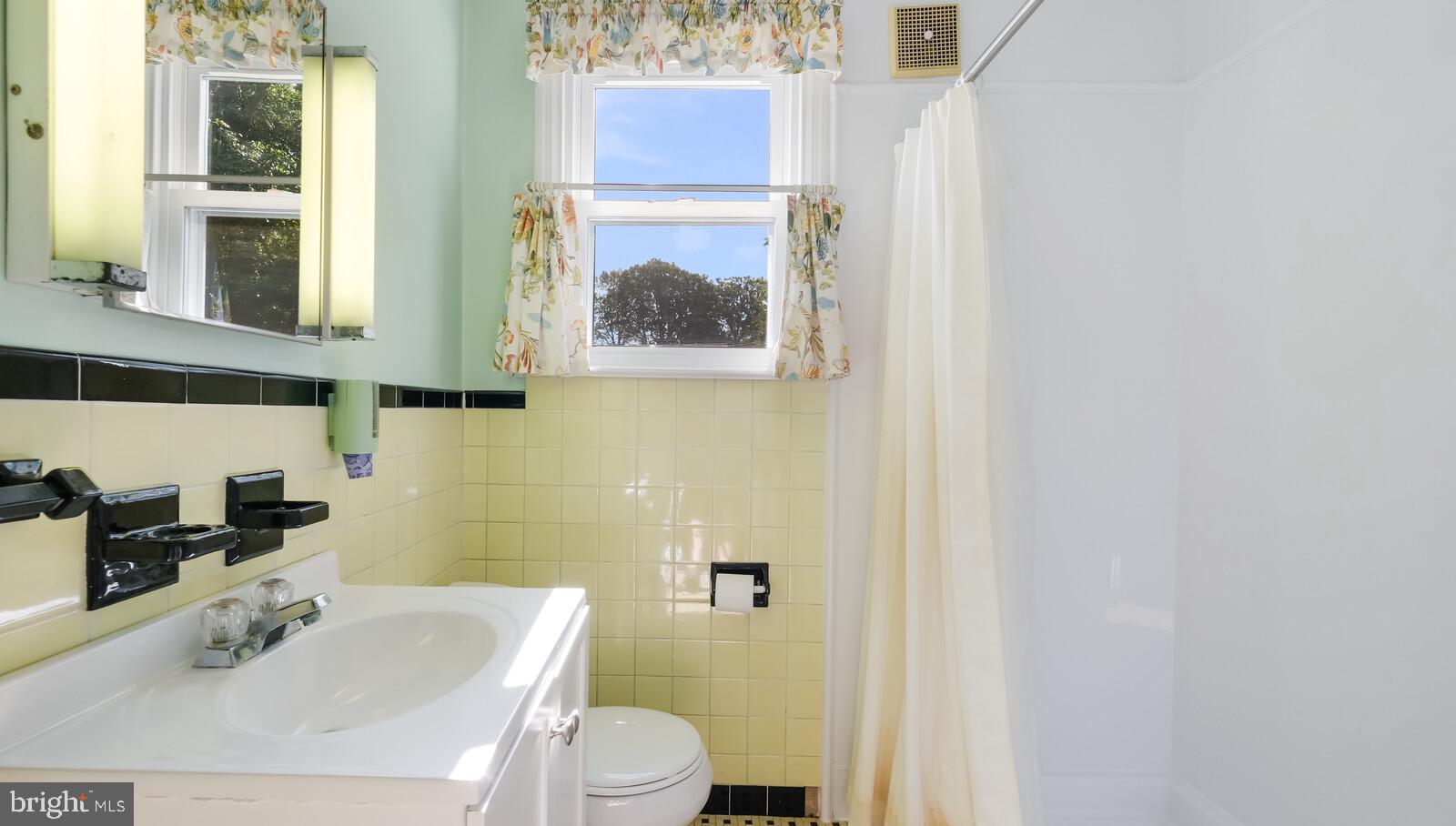 211 Cowbell Road Willow Grove, PA 19090 - Photo 19 of 24 Gallery Image 19