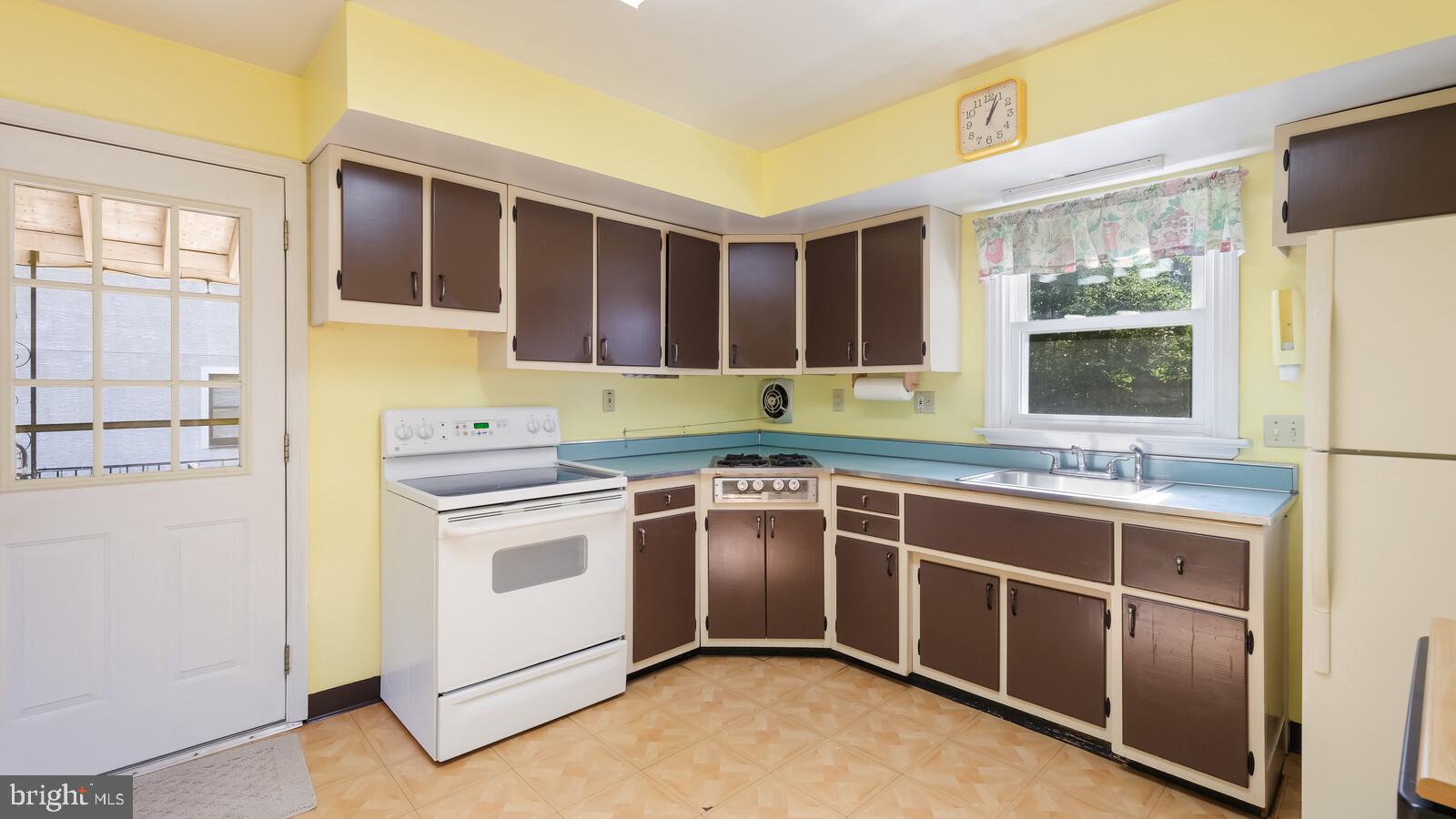 211 Cowbell Road Willow Grove, PA 19090 - Photo 7 of 24 Gallery Image 7