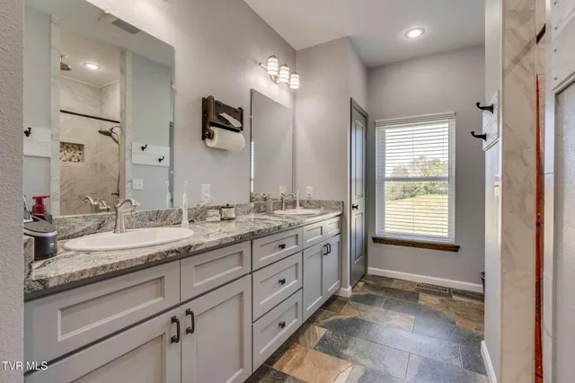 $597,000 | 325 Barren Road, Chuckey, TN 37641