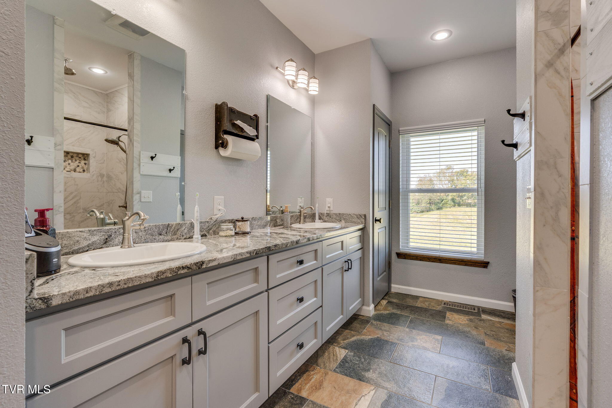 325 Barren Road Chuckey, TN 37641 - Photo 21 of 43 019