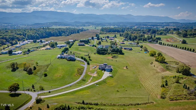 $597,000 | 325 Barren Road, Chuckey, TN 37641