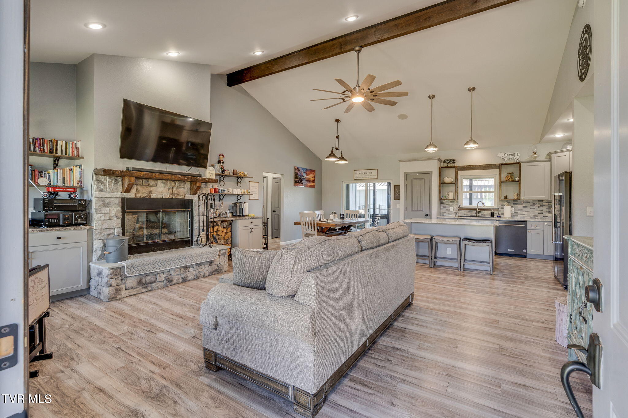 325 Barren Road Chuckey, TN 37641 - Photo 7 of 43 005