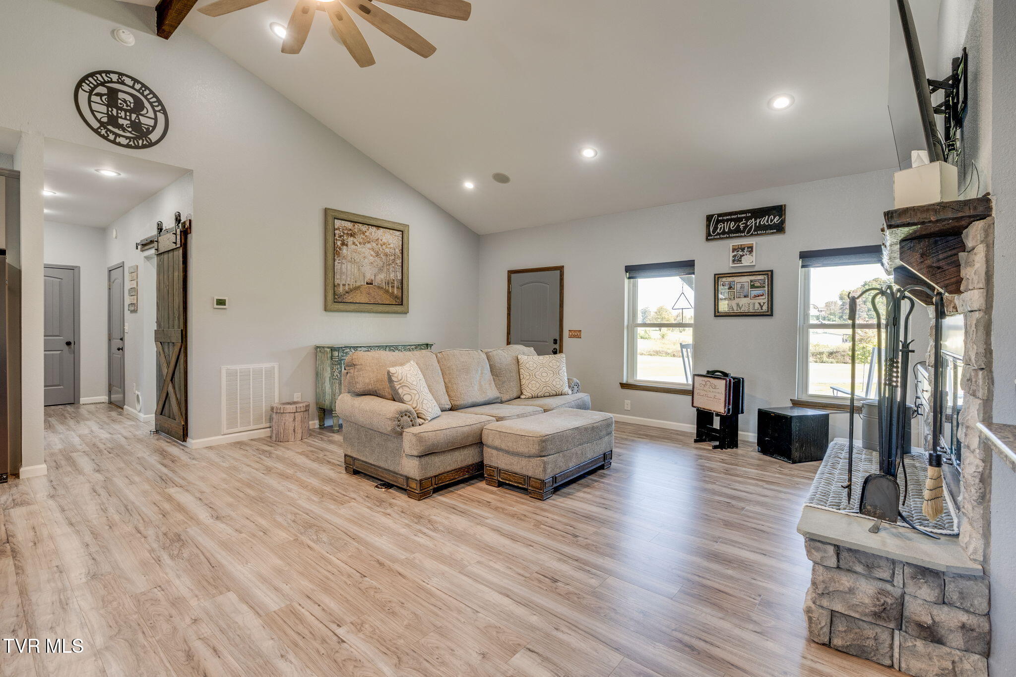 325 Barren Road Chuckey, TN 37641 - Photo 9 of 43 007