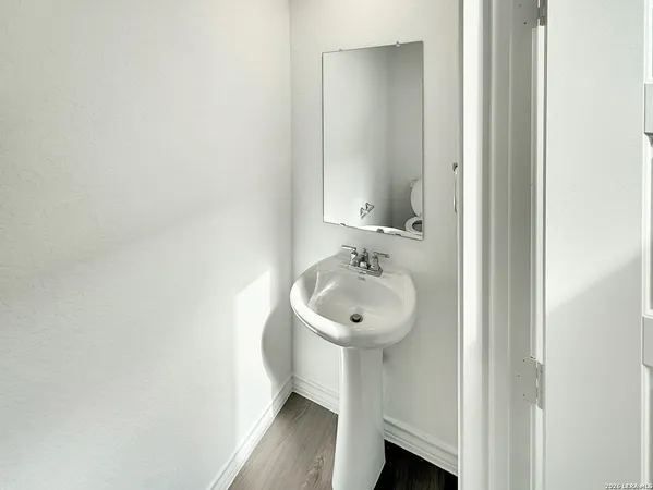 $2,150 | 930 Bluegrass Point, New Braunfels, TX 78130