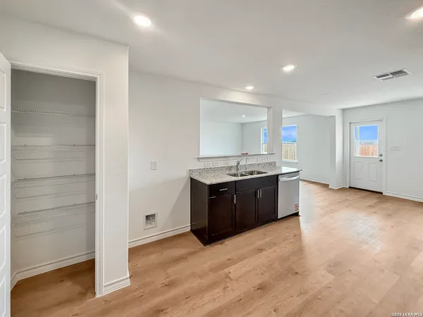 $2,150 | 930 Bluegrass Point, New Braunfels, TX 78130