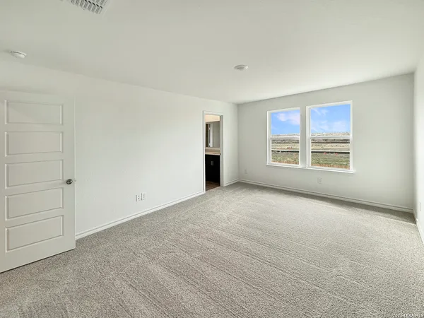 $2,150 | 930 Bluegrass Point, New Braunfels, TX 78130